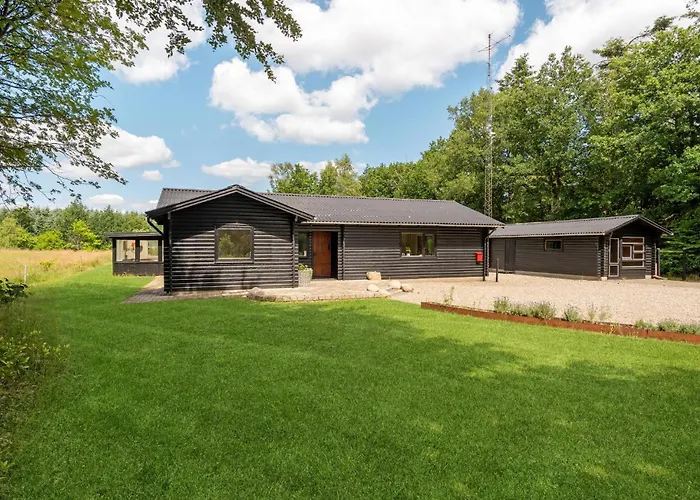 Lovely Home In Randbol With Kitchen