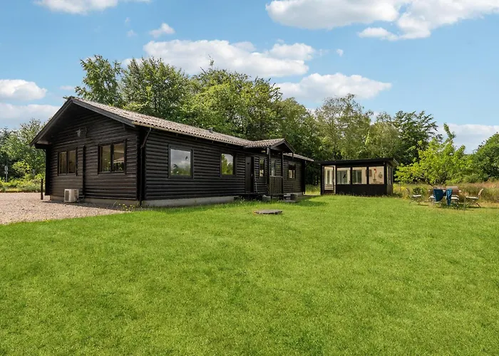 Lovely Home In Randbol With Kitchen