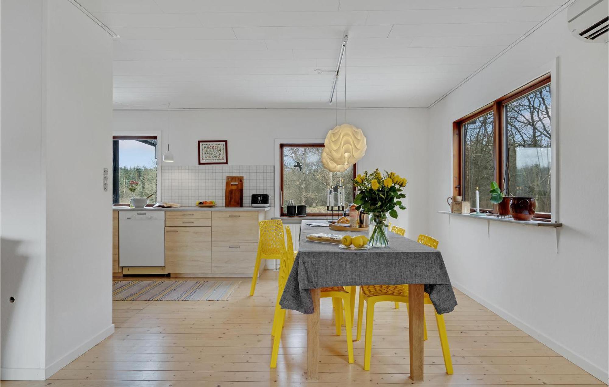 Lovely In With Kitchen * Randbol
