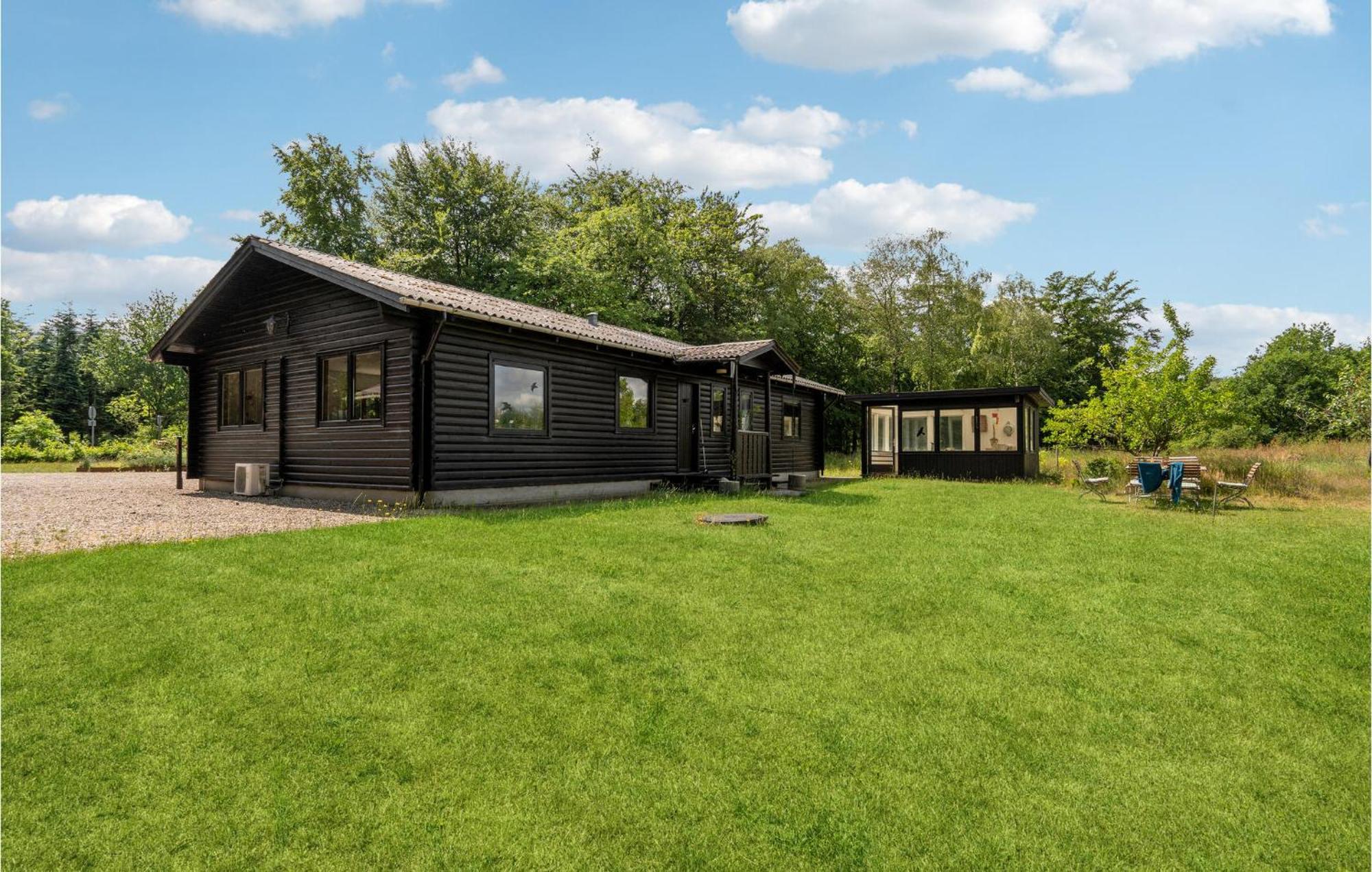 Lovely In With Kitchen Holiday home *